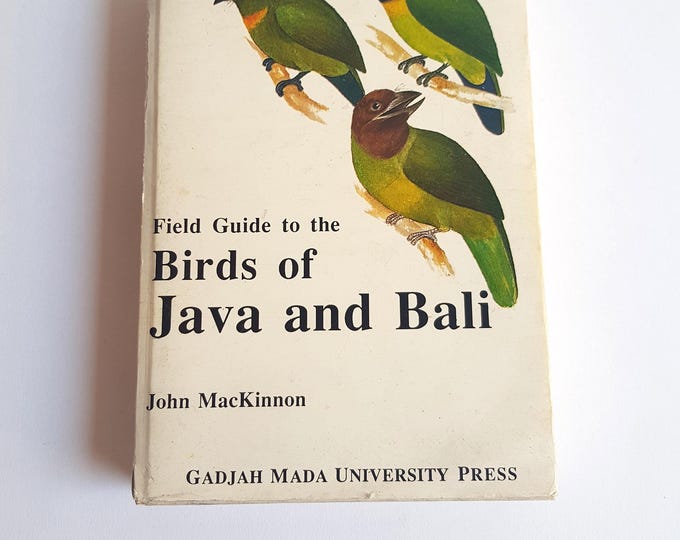 Vintage illustrated field guide Birds of java and bali, 1980s