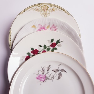 Vintage Mismatched Frühstücksteller, geblümt