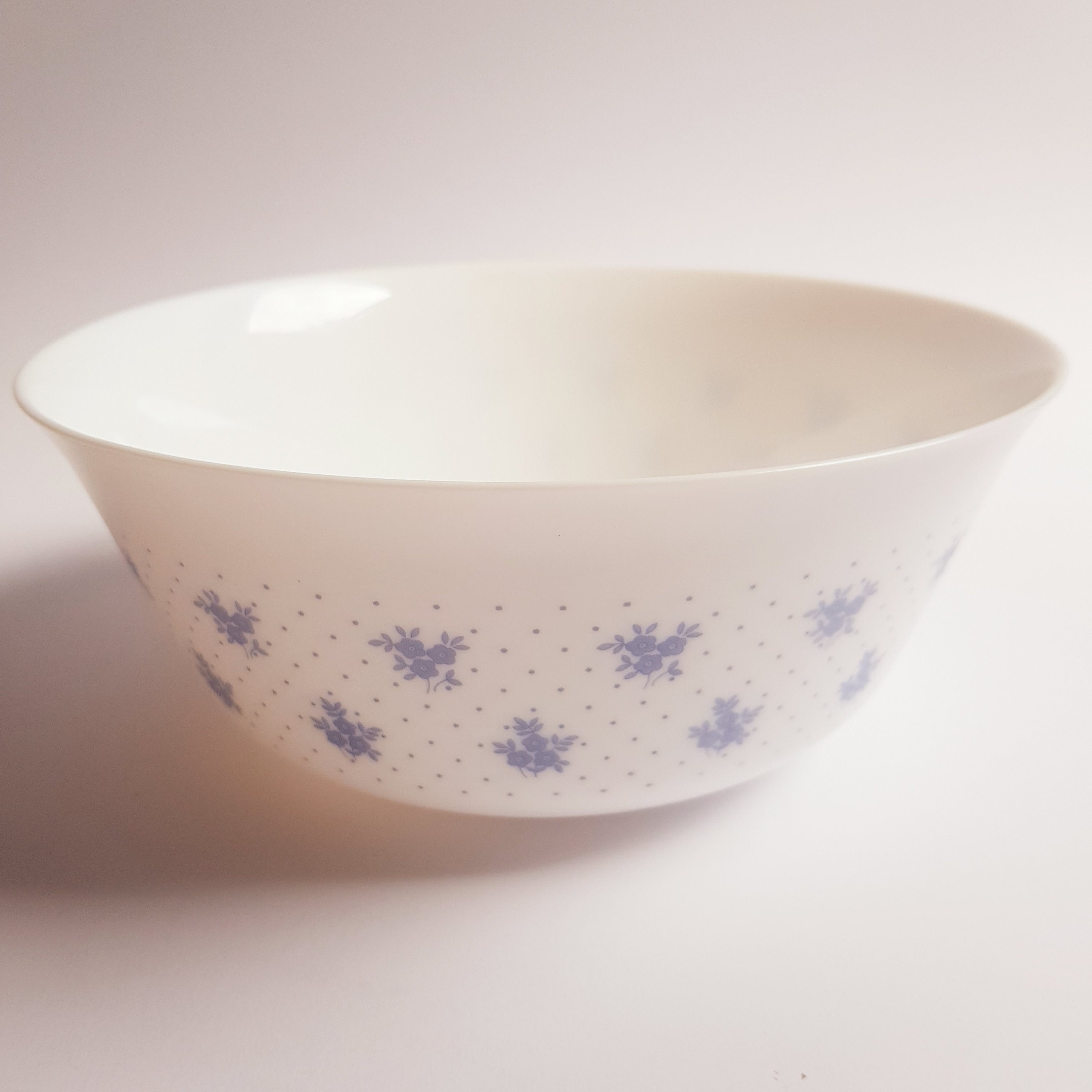 Arcopal France bowl, vintage french bowl, retro white glass bowl, mid century design, vintage white glass bowl, made in France