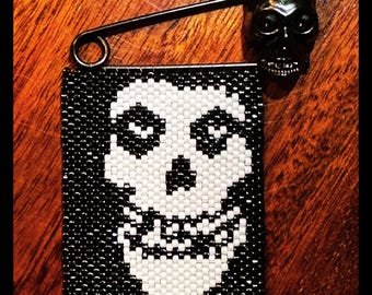 Misfits-Inspired Fiend Skull Pattern for Bag Charm, Brooch, Pendant | Peyote Stitch | DIY Digital Download