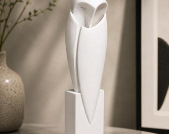 Minimalist Resin Owl Statue - Modern Geometric Owl Sculpture, Sleek Animal Figurine for Bookshelf, Living Room & Office Cabinet Decor