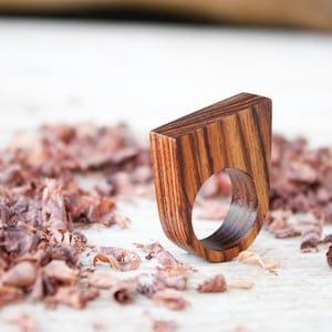 Wood ring for men and woman, wooden wedding handmade ring, wooden jewelry, engagement ring band, handmade wooden ring jewels, natural wood image 8