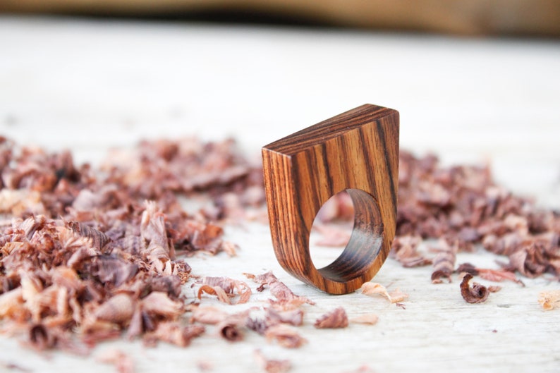 Wood ring for men and woman, wooden wedding handmade ring, wooden jewelry, engagement ring band, handmade wooden ring jewels, natural wood image 8