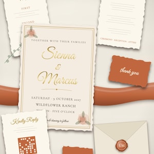 Op de afbeelding: Een 8-delige bewerkbare trouwkaarten set met crèmekleurige kaarten met gescheurde randen, gouden tekst en terracotta accenten. Bevat een uitnodiging voor Sienna en Marcus, menu, detailkaart, bedankkaart, RSVP-kaart met QR-code en een envelop met een waszegel.