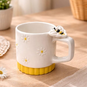Bee Daisy Ceramic Mug, Handmade Coffee Cup, Cute Floral Tea Mug, , Bee Lover Gift