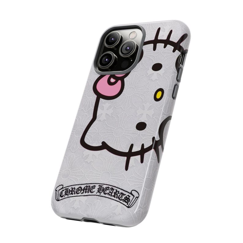 Hello Kitty x Chrome Herzen Handyhülle | Robuste iPhone Hülle, Chrome Hearts Style Bild 18