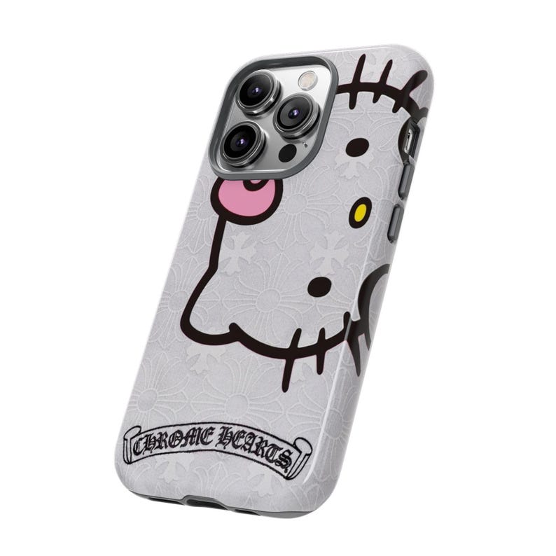Hello Kitty x Chrome Herzen Handyhülle | Robuste iPhone Hülle, Chrome Hearts Style Bild 10