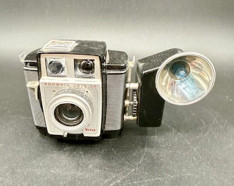 Aparat Kodak Brownie Twin 20 z uchwytem lampy błyskowej Supermite - film 620 MCM - NIETESTOWANY