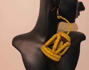 Handmade Raffia Statement Earrings: Eco-Friendly Boho Jewelry