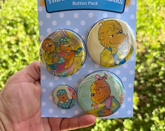 Przypinki z recyklingu *The Berenstain Bears*