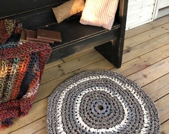 London Fog Rug Crochet 28" Rag Area Rug Round Medium Washable Floor Handmade Kitchen Porch Country Primitive Homespun
