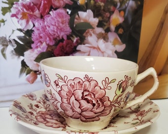 8 Beautiful Vintage Johnson Brothers cups with Saucers, Rose Chintz, Made in England, Elegant Tea Party,  Victorian style tea time