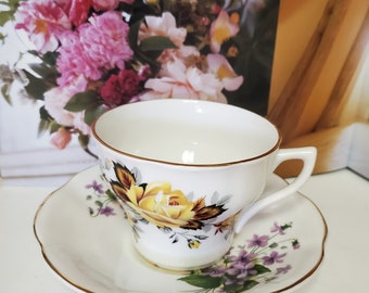 4 Beautiful Vintage Rosina cups with Saucers, Flower Pattern, Made in England, Elegant Tea Party,  Victorian style tea time