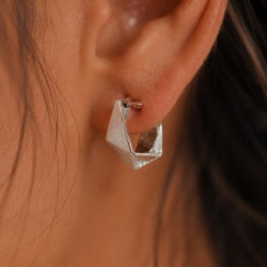 Gold Silber Geometrische Ohrringe, Kupfer Huggie Ohrringe, Moderne Eckige Ohrringe, Minimalist Schmuck Geschenk