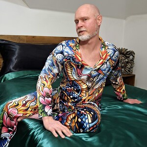 Tattoo Schlange Cobra Satin Pyjamas Nachtwäsche Geschenk Herrenmode Loungewear Luxus PJ's Geburtstag Vatertag Rockabilly Vintage Nautisch Bild 17
