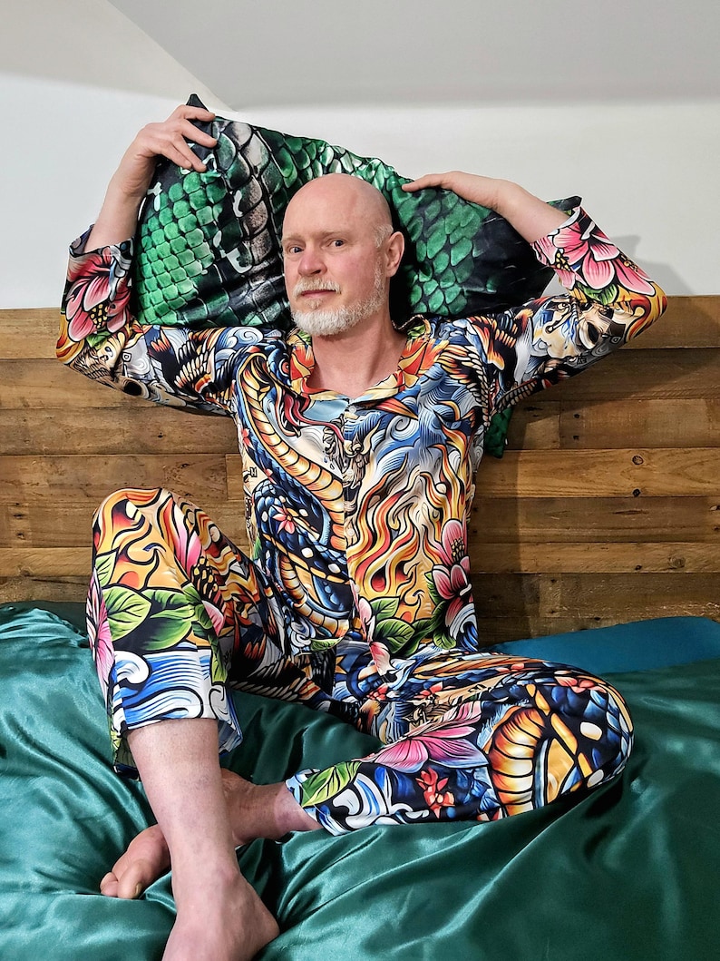 Tattoo Schlange Cobra Satin Pyjamas Nachtwäsche Geschenk Herrenmode Loungewear Luxus PJ's Geburtstag Vatertag Rockabilly Vintage Nautisch Bild 16