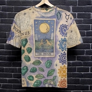 Camiseta de algodón con arcoíris de chakras, camiseta con hechizos de protección esotérica, magia con cartas del tarot, manga raglán, ropa informal unisex, regalo de meditación y yoga.