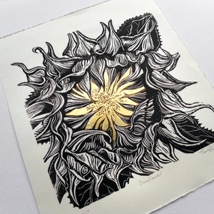 Sunflower Art Print, linocut di girasole stampato a mano con riflessi in foglia d&#39;oro, stampa lino di girasole dorato