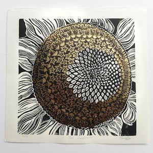 Sunflower Art Print, linocut di girasole stampato a mano con riflessi in foglia d&#39;oro, stampa lino di girasole dorato