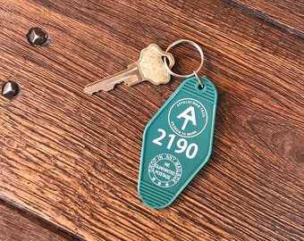 Appalachian Trail Marker AT Retro Hotel Keychain
