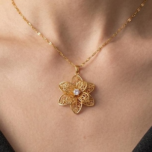 Fidget Halskette, Drehbare Dekompression Stil Hohl Muster Blatt Anhänger Halskette für Damen Geburtstagsgeschenk Weihnachtsgeschenk | Geschenk für Sie