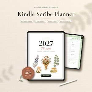 Può includere: Un'agenda digitale per Kindle Scribe con copertina 2027 decorata con illustrazioni botaniche, funghi e una tazza da tè. È incluso un sigillo bonus per ottobre-dicembre 2026. Lo schermo mostra un'interfaccia con collegamenti ipertestuali e un pennino.