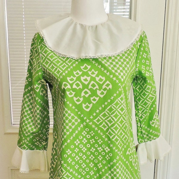 Vintage 1960's 1970's Sears Green White Lace Mini Dress 0 XS XXS