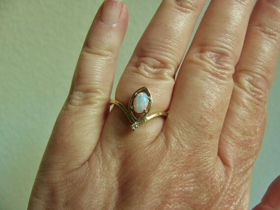 Vintage Opal Diamond 14k Gold Ring, Size 6 - image 2