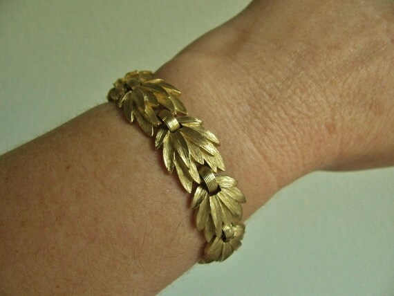 Vintage Crown Trifari Gold Leaf Bracelet - image 1