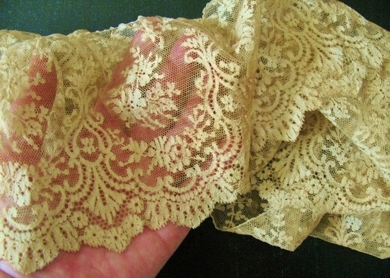 Antique Lace Shawl