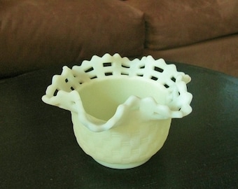 Vintage Fenton Glass Lime Sherbert Basket Vase
