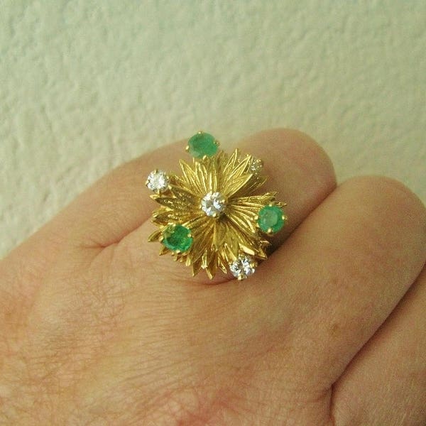 Vintage 1.91 TCW Emerald Diamond Flower 18k Gold Ring, Size 7.5