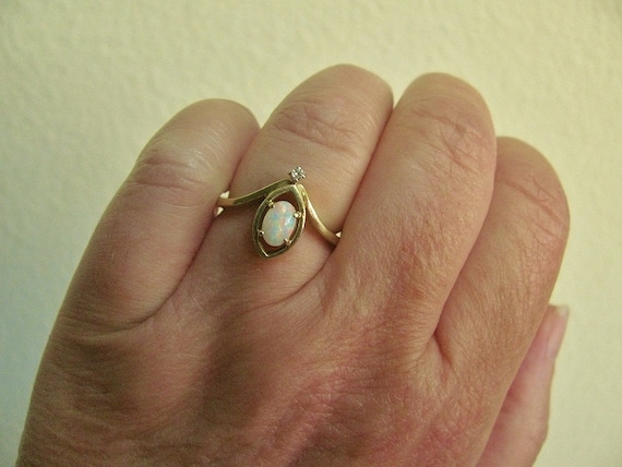 Vintage Opal Diamond 14k Gold Ring, Size 6 - image 1