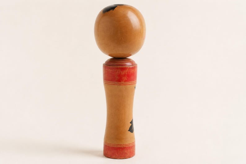 Set of 3 Japanese Wooden Kokeshi Style Dolls, Two Smaller Dolls Marked Usaburo, Shima Onsen Gunma Label, Free EMS Bild 6