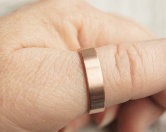 Details about Solid 10K Rose Gold 4mm Ultra Lightweight Standard Fit Flat Band Ring Size 9.5 Details about Solid 10K Rose Gold 4mm Ultra Lightweight Standard Fit Flat Band Ring Size 9.5