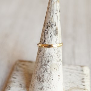 2mm wide gold ring.