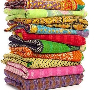 Vintage Kantha Quilt Throw, Reversible Cotton Patchwork Bedspread, Assorted Sari Blanket for Sofa Couch Bed Decor 1 Pc