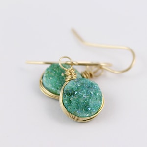 Green Druzy Earrings, Real Druzy Earrings gold filled, Mint Druzy Earrings, Green Gemstone earrings, Modern Druzy Drop Earrings