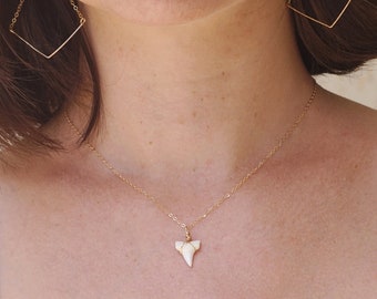 Dainty Gold Shark Tooth Necklace, Real White Shark Tooth, Tiny Shark Tooth Necklace, Gold Filled Chain Necklace, Rose Gold Necklace, Silver