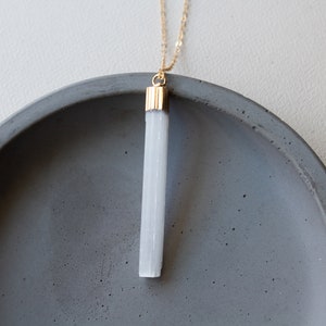 Raw Selenite Necklace Dainty, Natural Selenite Pendant, Gold Selenite Necklace, Selenite Crystal Necklace, Selenite Jewelry Gift For Her