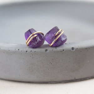Rohe Amethyst Ohrstecker, Lila Kristall Ohrstecker, Rohe Amethyst Ohrstecker Gold filled, Sterling Silber, Rohstein Ohrstecker