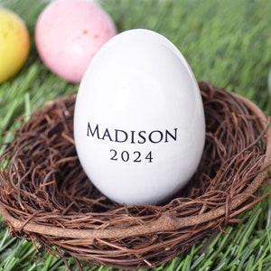 Personalisiertes Osterei mit Namen, Ostergeschenkidee, Erstes Geschenk zu Ostern, Osterkörbchen, personalisiertes Geschenk