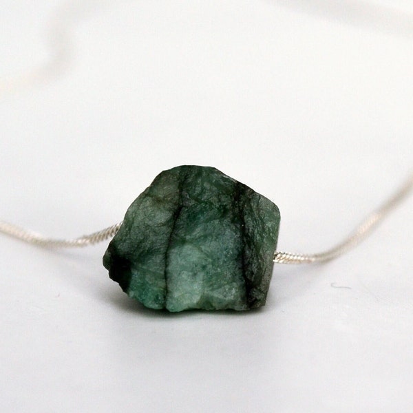 Raw Emerald Necklace, May Birthstone Necklace, Natural Stone Emerald Jewelry, Layering Necklace, Boho Necklace, Healing Crystals