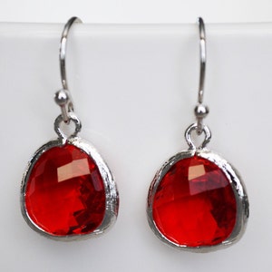 Rubin Ohrringe, Juli Geburtsstein Geschenk, Juli Geburtsstein Ohrringe, Brautjungfer Ohrringe, Juli Geburtstag Geschenk, Rubin Schmuck, Rubin Tropfen Ohrringe