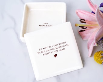 Aunt Gift, Aunt Wedding Gift - Square Keepsake Box - An aunt is a gift whose worth cannot be measured except by the heart