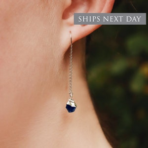 Roh saphir Einfädler Ohrringe, Saphir Geburtsstein Ohrringe, Brautjungfer Ohrringe, September Geburtstag Geschenk, Natürlicher Saphir Schmuck