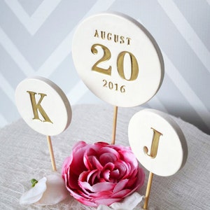 Wedding Cake Topper - PERSONALISIERT - mit Datum und Initial toppers