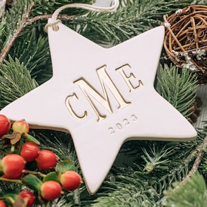 Monogrammierte Sternverzierung - erstes Weihnachten, personalisiertes Andenken