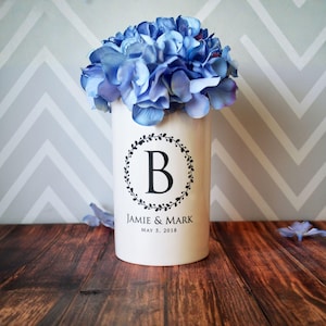 Regalo de aniversario, boda o compromiso: úselo como jarrón personalizado o porta utensilios. Diseño de corona. Regalo para el noveno aniversario de bodas.