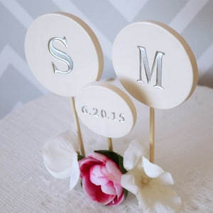 PERSONALIZED Modern Circle Wedding Cake Topper with Initials and Wedding Date